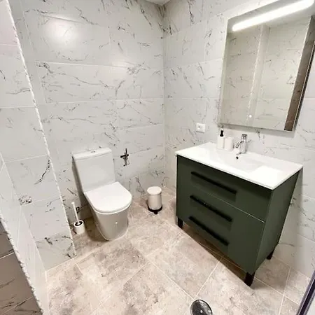 Amplitud Y Elegancia En Apartamento Vilaflor